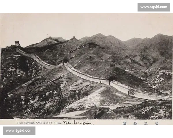 00 后浮雕师 7 天刻长城：3 把铲刀雕出万里晨光