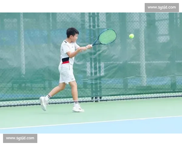 广网国际组合进校园,网球梦想照进青春赛场 广网国际组合进校园,网球梦想照进青春赛场